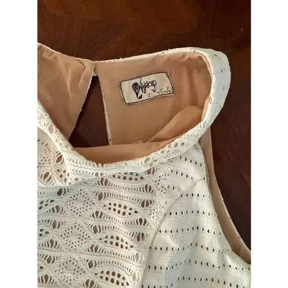 Elegant and rare Nightcap by Carisa Rene skort dress in white crochet lace - Picture 16 of 16